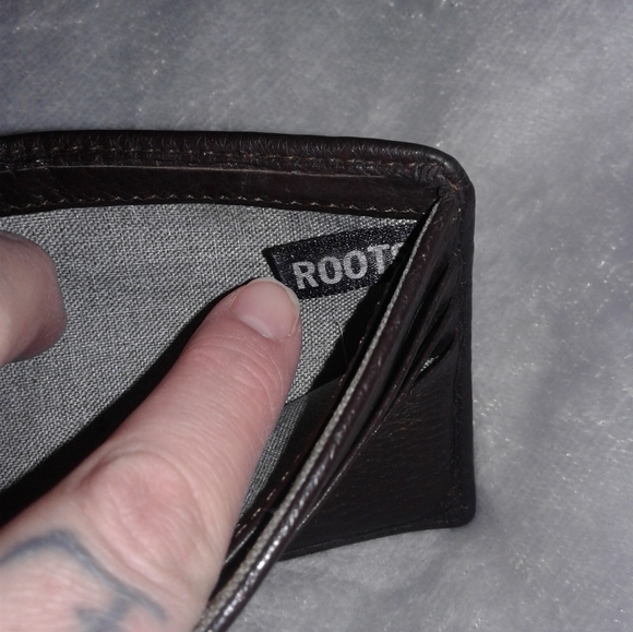 Roots Wallet - Picture 3 of 4